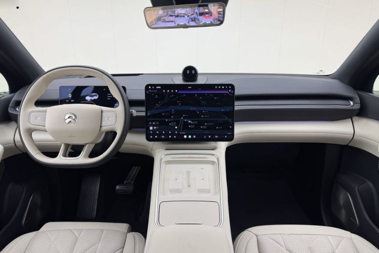 Used Nio ES6 2025 75 kWh Center Console