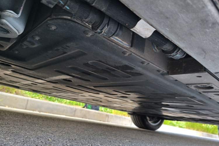 Used Nio ES6 2025 75 kWh Chassis Front Left