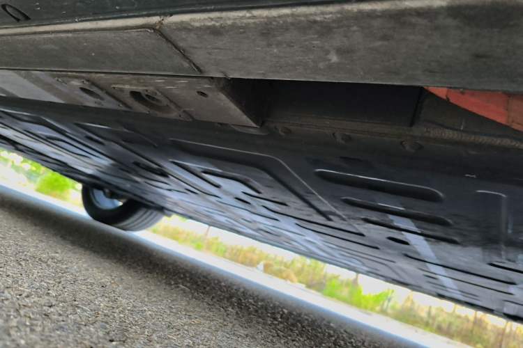Used Nio ES6 2025 75 kWh Chassis Front Right