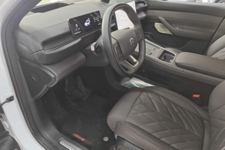 Used Nio ES6 2025 75 kWh Driver Seat