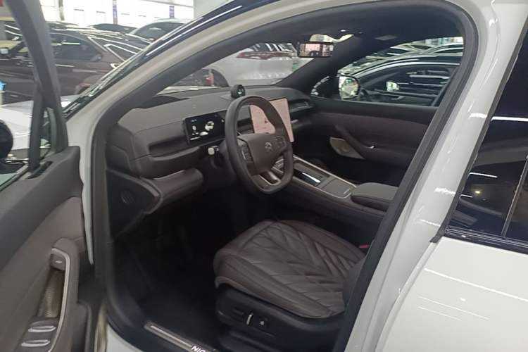 Used Nio ES6 2025 75 kWh Driver Seat