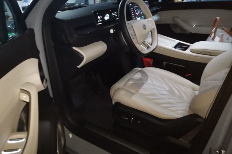 Used Nio ES6 2025 75 kWh Driver Seat