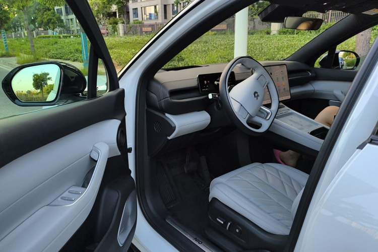 Used Nio ES6 2025 75 kWh Driver Seat