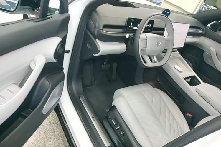 Used Nio ES6 2025 75 kWh Driver Seat