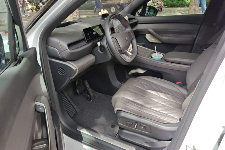 Used Nio ES6 2025 75 kWh Driver Seat