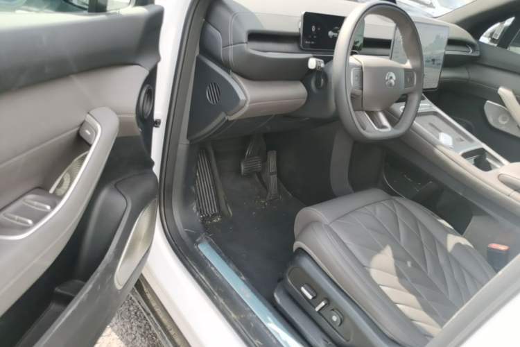 Used Nio ES6 2025 75 kWh Driver Seat