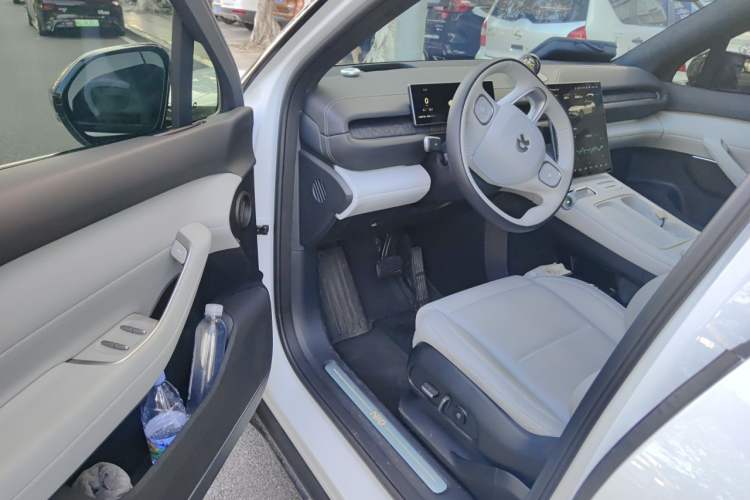 Used Nio ES6 2025 75 kWh Driver Seat