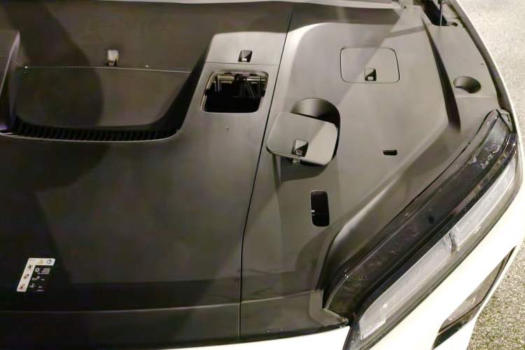 Used Nio ES6 2025 75 kWh Engine Bay Left