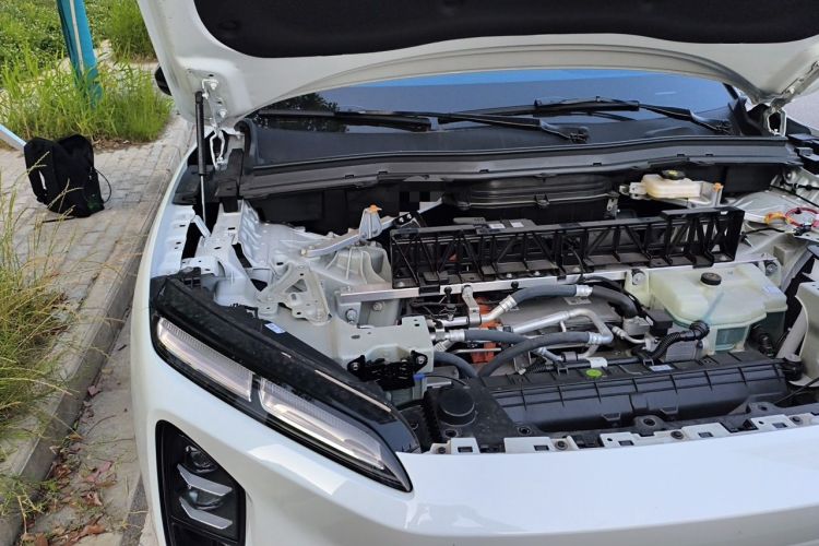 Used Nio ES6 2025 75 kWh Engine Bay Right