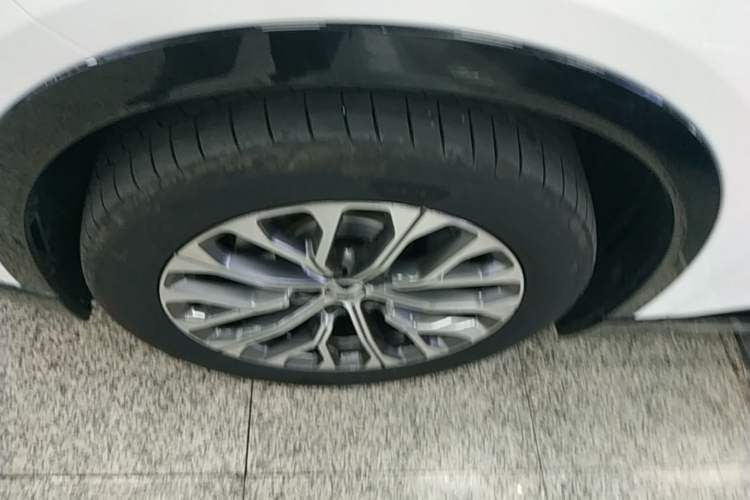 Used Nio ES6 2025 75 kWh Exterior 4