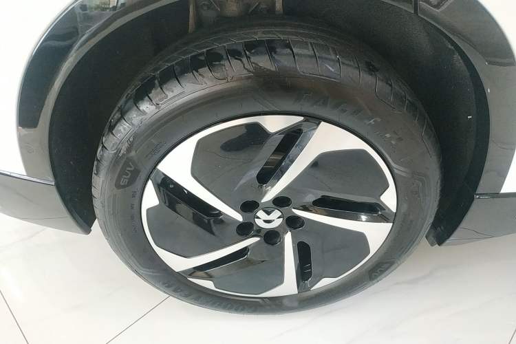 Used Nio ES6 2025 75 kWh Exterior 8