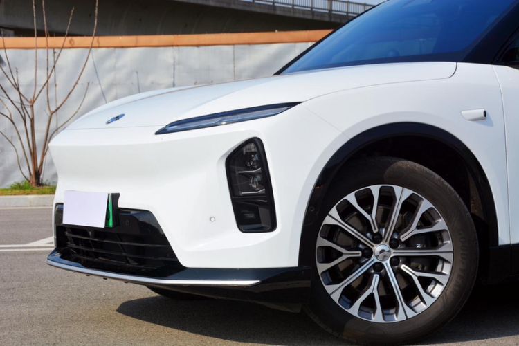 Used Nio ES6 2025 75 kWh Exterior 8