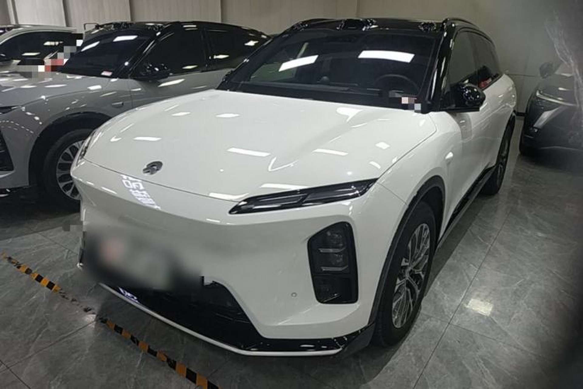 Used Nio ES6 2025 75 kWh Front Left 45 Deg