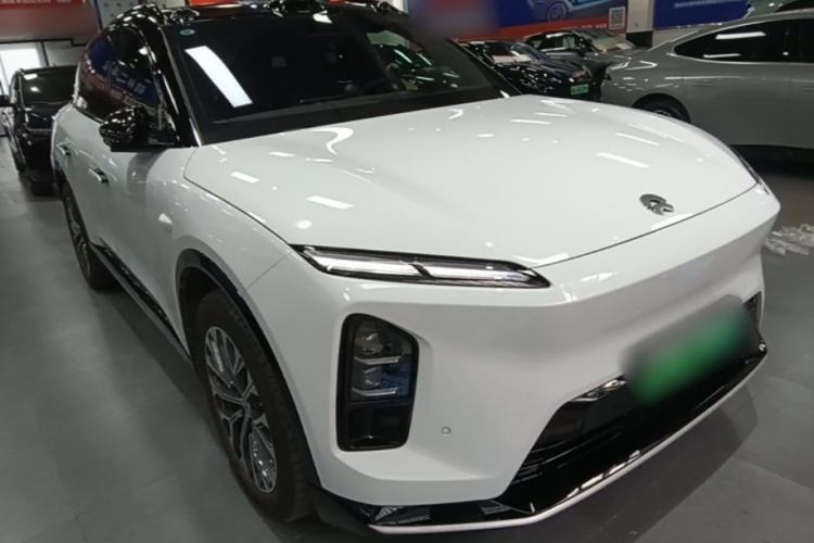 Used Nio ES6 2025 75 kWh Front Right 45 Deg