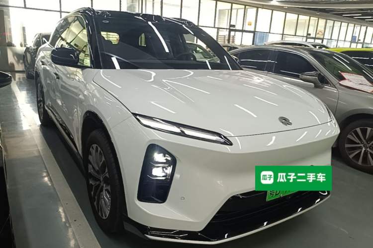 Used Nio ES6 2025 75 kWh Front Right 45 Deg