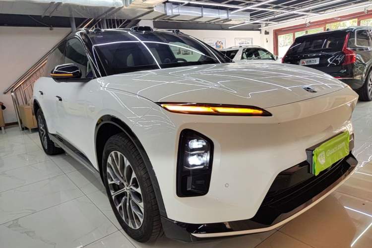 Used Nio ES6 2025 75 kWh Front Right 45 Deg