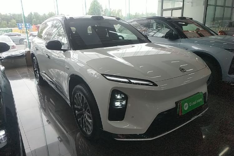 Used Nio ES6 2025 75 kWh Front Right 45 Deg
