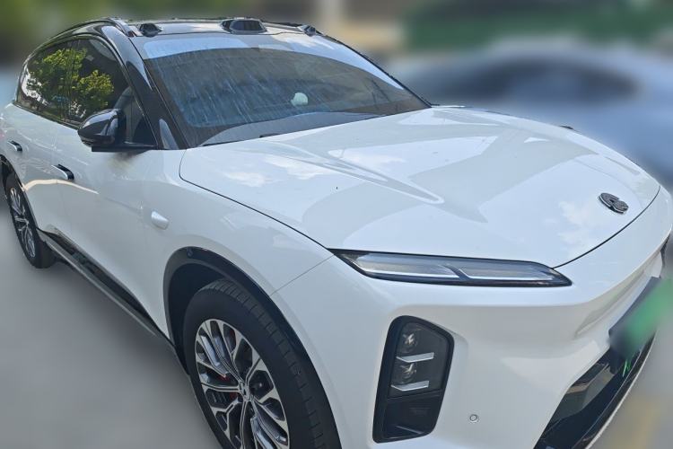 Used Nio ES6 2025 75 kWh Front Right 45 Deg