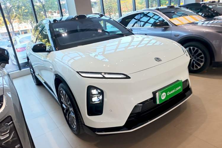 Used Nio ES6 2025 75 kWh Front Right 45 Deg
