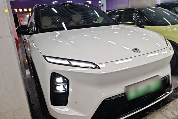 Used Nio ES6 2025 75 kWh Front Right 45 Deg