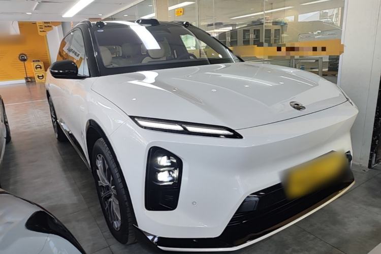 Used Nio ES6 2025 75 kWh Front Right 45 Deg