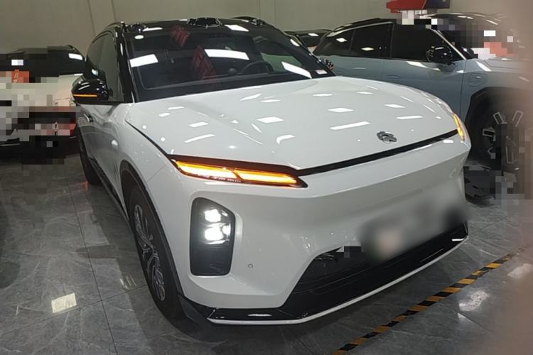 Used Nio ES6 2025 75 kWh Front Right 45 Deg