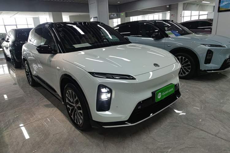 Used Nio ES6 2025 75 kWh Front Right 45 Deg
