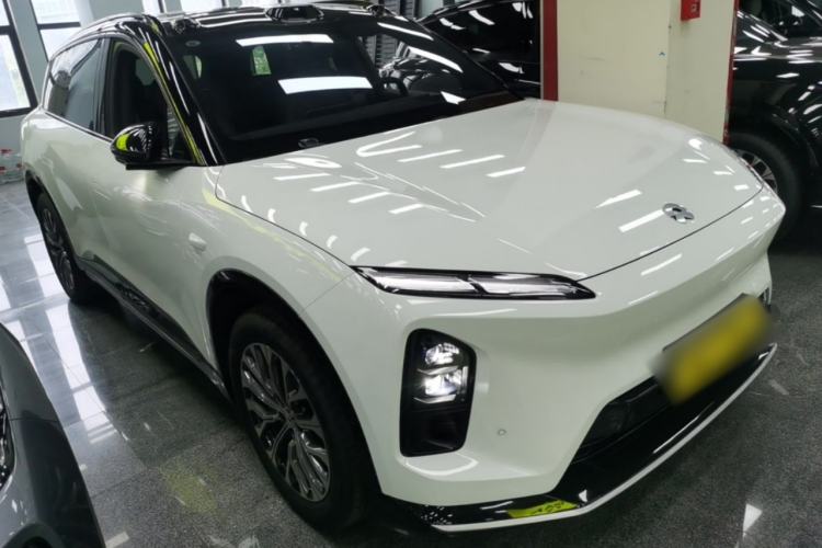 Used Nio ES6 2025 75 kWh Front Right 45 Deg