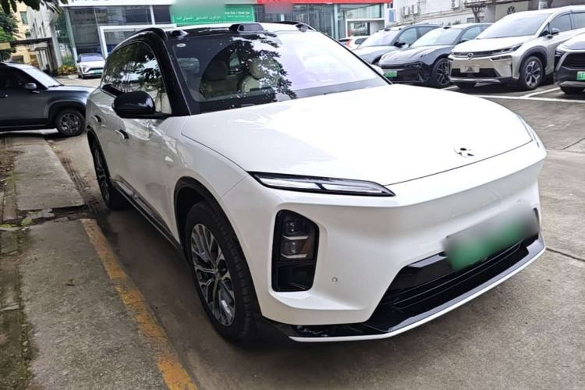 Used Nio ES6 2025 75 kWh Front Right 45 Deg