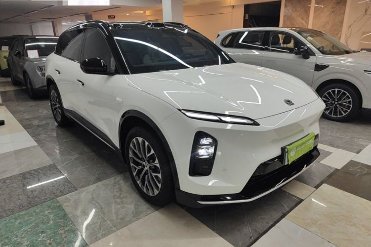 Used Nio ES6 2025 75 kWh Front Right 45 Deg