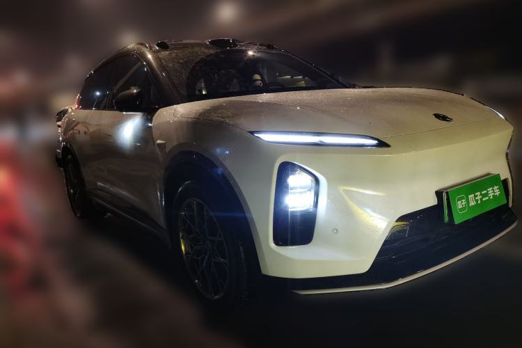 Used Nio ES6 2025 75 kWh Front Right 45 Deg