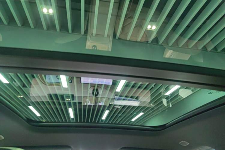 Used Nio ES6 2025 75 kWh Headliner