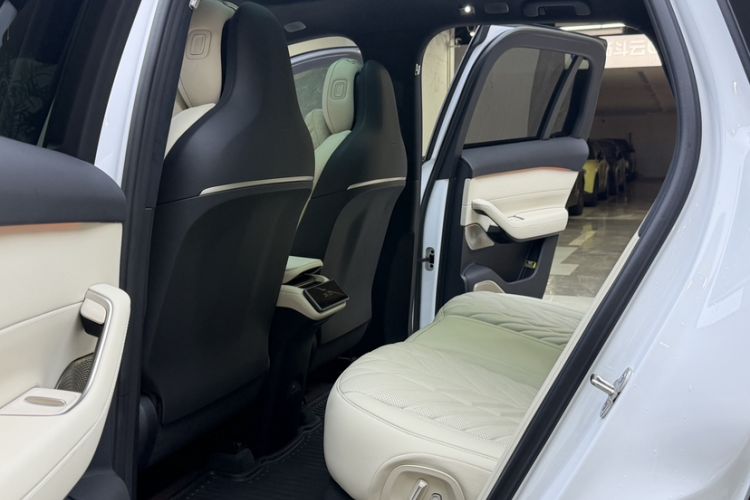 Used Nio ES6 2025 75 kWh Interior 10
