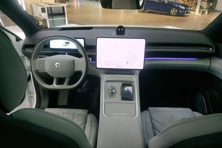 Used Nio ES6 2025 75 kWh Interior 2