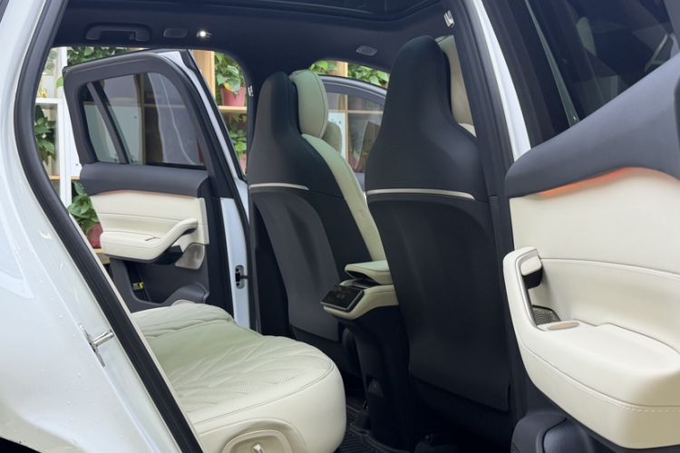 Used Nio ES6 2025 75 kWh Interior 2