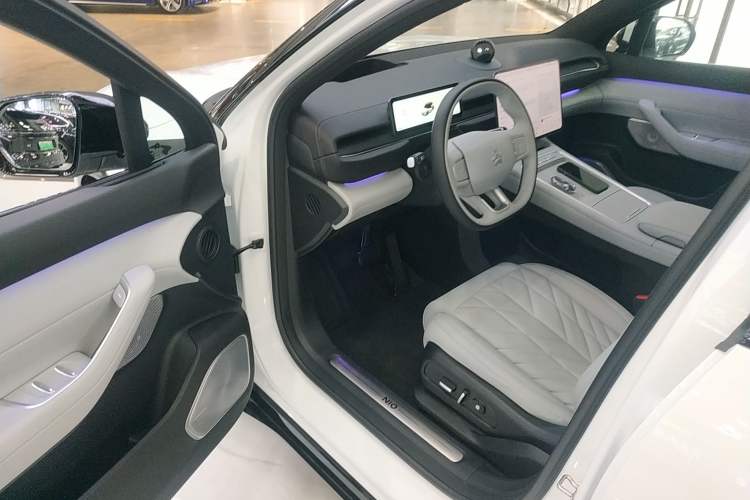 Used Nio ES6 2025 75 kWh Interior 3