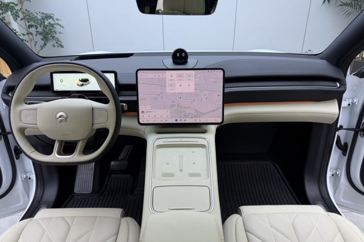 Used Nio ES6 2025 75 kWh Interior 4