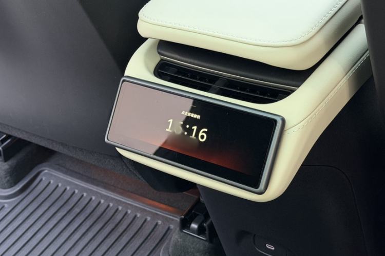 Used Nio ES6 2025 75 kWh Interior 9