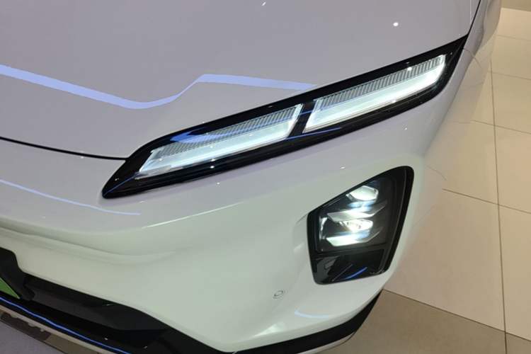Used Nio ES6 2025 75 kWh Left Front Headlight