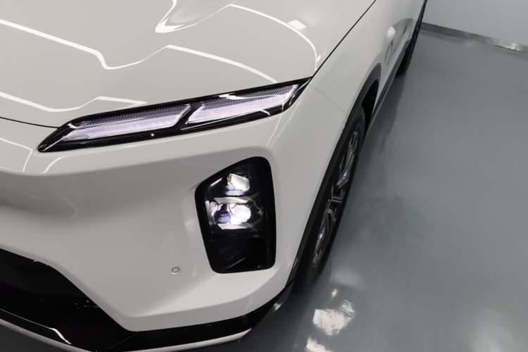 Used Nio ES6 2025 75 kWh Left Front Headlight