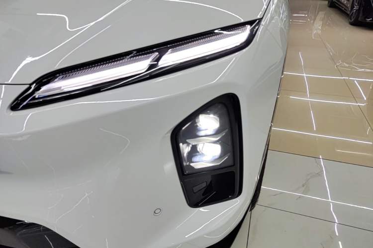 Used Nio ES6 2025 75 kWh Left Front Headlight
