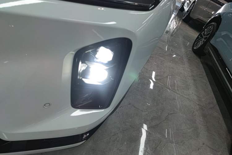 Used Nio ES6 2025 75 kWh Left Front Headlight