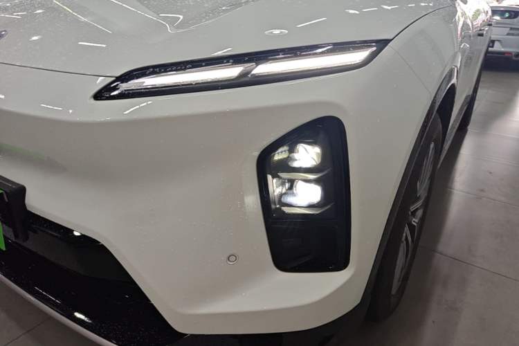 Used Nio ES6 2025 75 kWh Left Front Headlight
