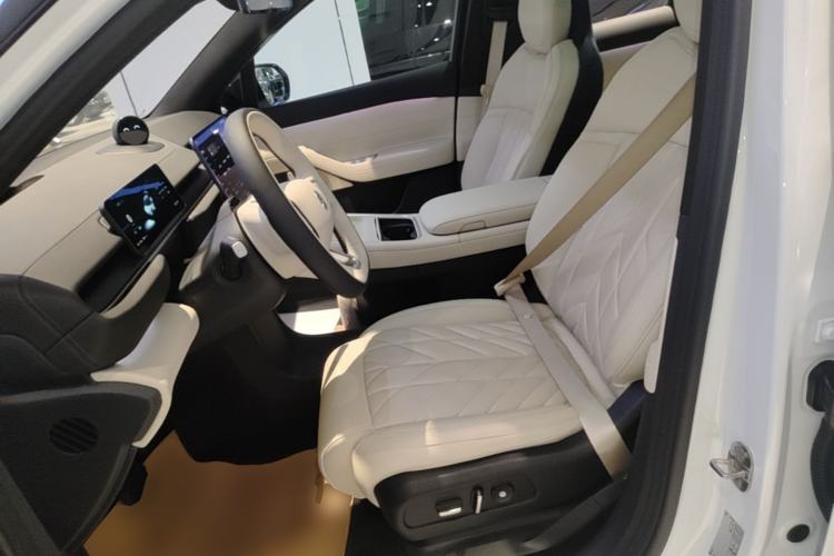 Used Nio ES6 2025 75 kWh Left Front Seat