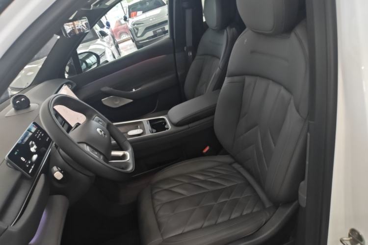 Used Nio ES6 2025 75 kWh Left Front Seat