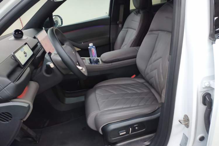 Used Nio ES6 2025 75 kWh Left Front Seat