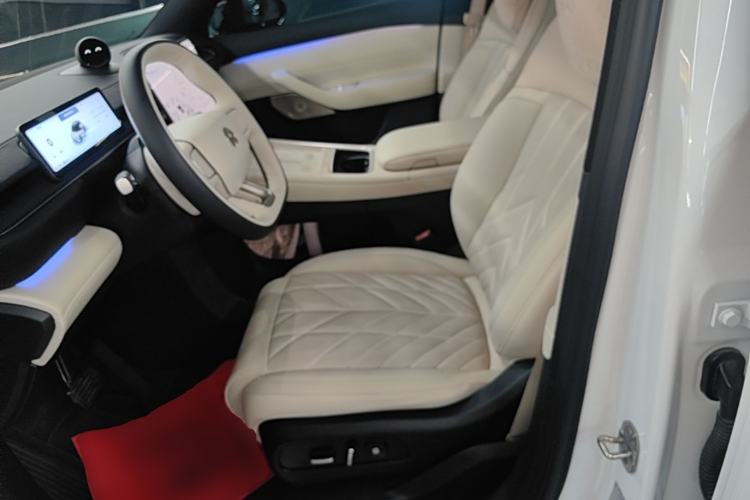 Used Nio ES6 2025 75 kWh Left Front Seat
