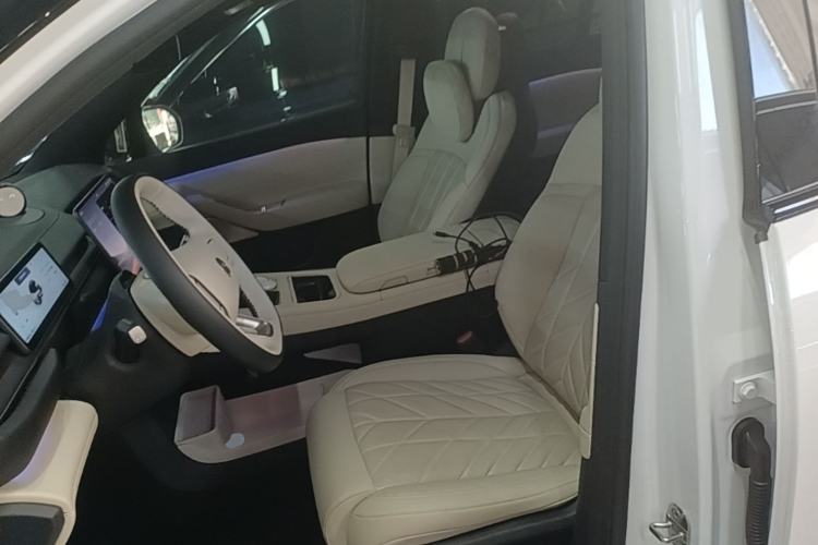 Used Nio ES6 2025 75 kWh Left Front Seat