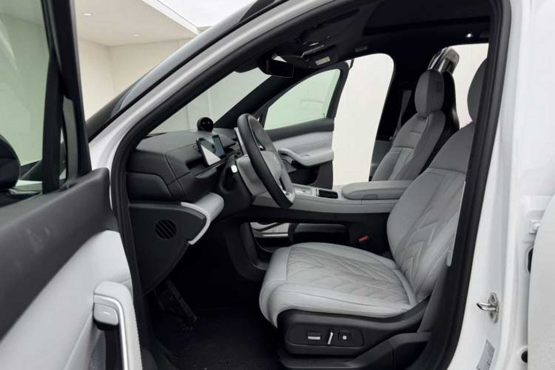 Used Nio ES6 2025 75 kWh Left Front Seat
