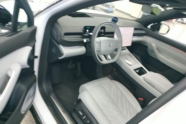 Used Nio ES6 2025 75 kWh Left Front Seat
